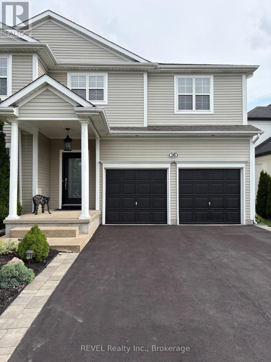 Updated painted garage doors - 16 Maracay Way, St. Catharines (Grapeview), ON - Outdoor With Facade