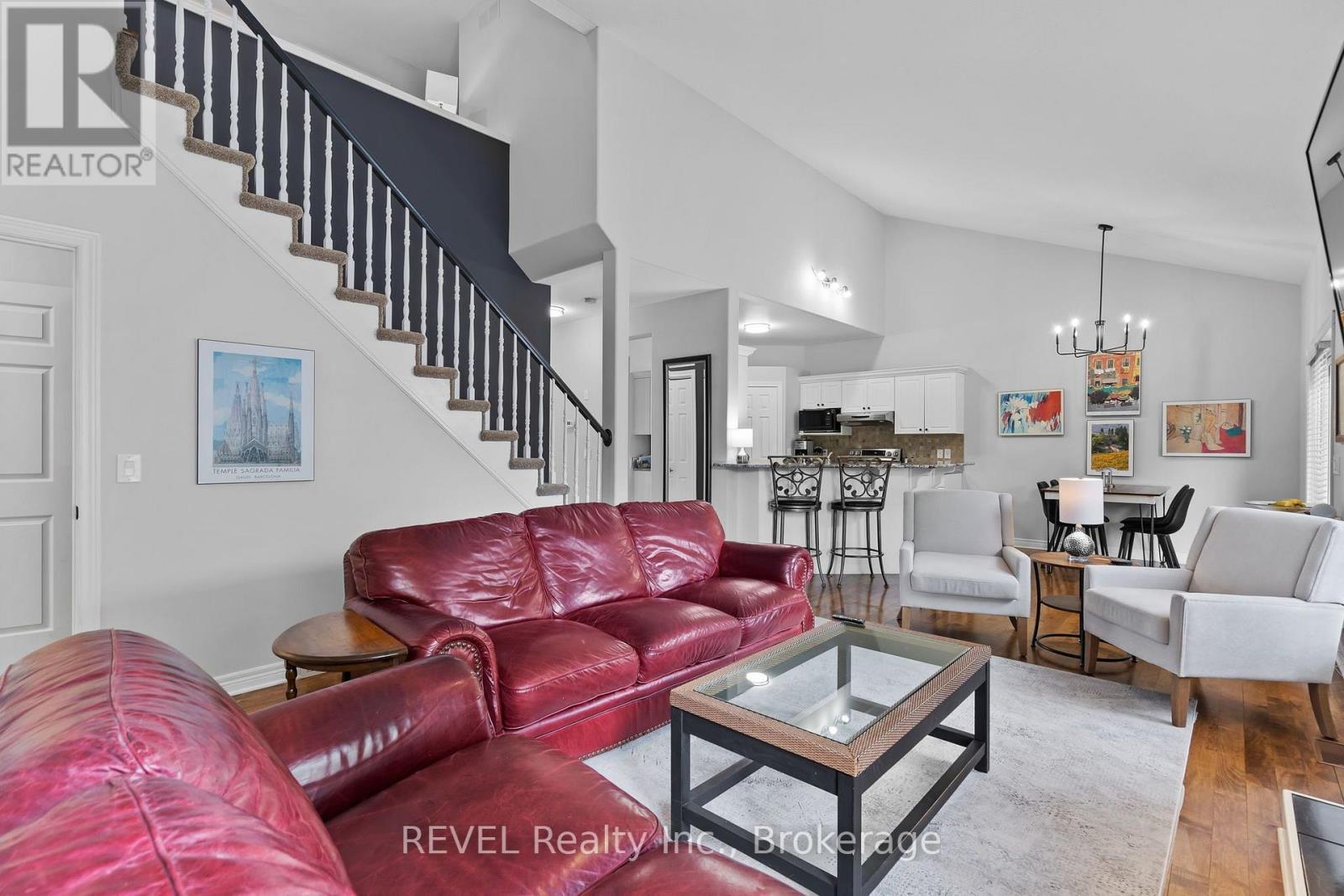 16 Maracay Way, St. Catharines (Grapeview), ON - Indoor Photo Showing Living Room