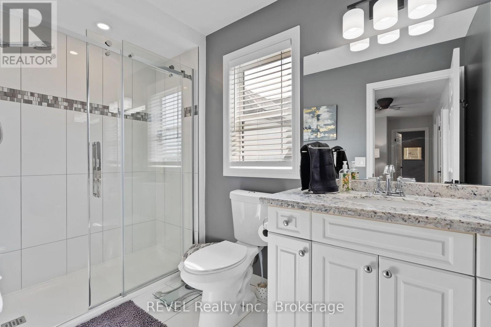 16 Maracay Way, St. Catharines (Grapeview), ON - Indoor Photo Showing Bathroom