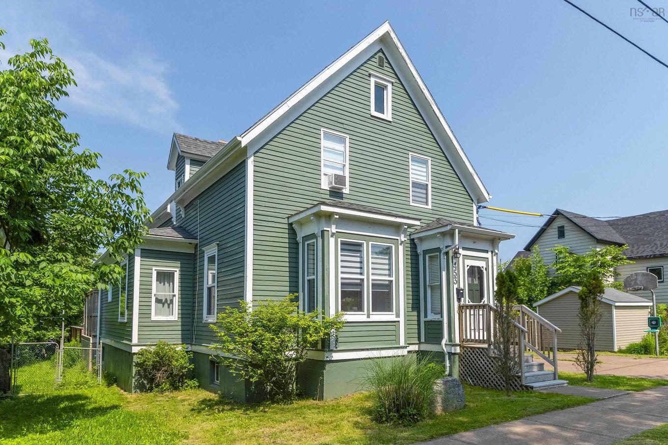 453 Pleasant Street, New Glasgow, NS