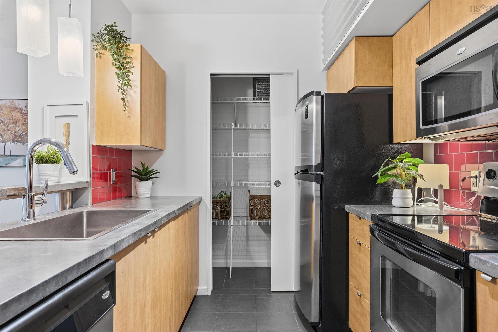 216 5221 Nora Bernard Street, Halifax Peninsula, NS
