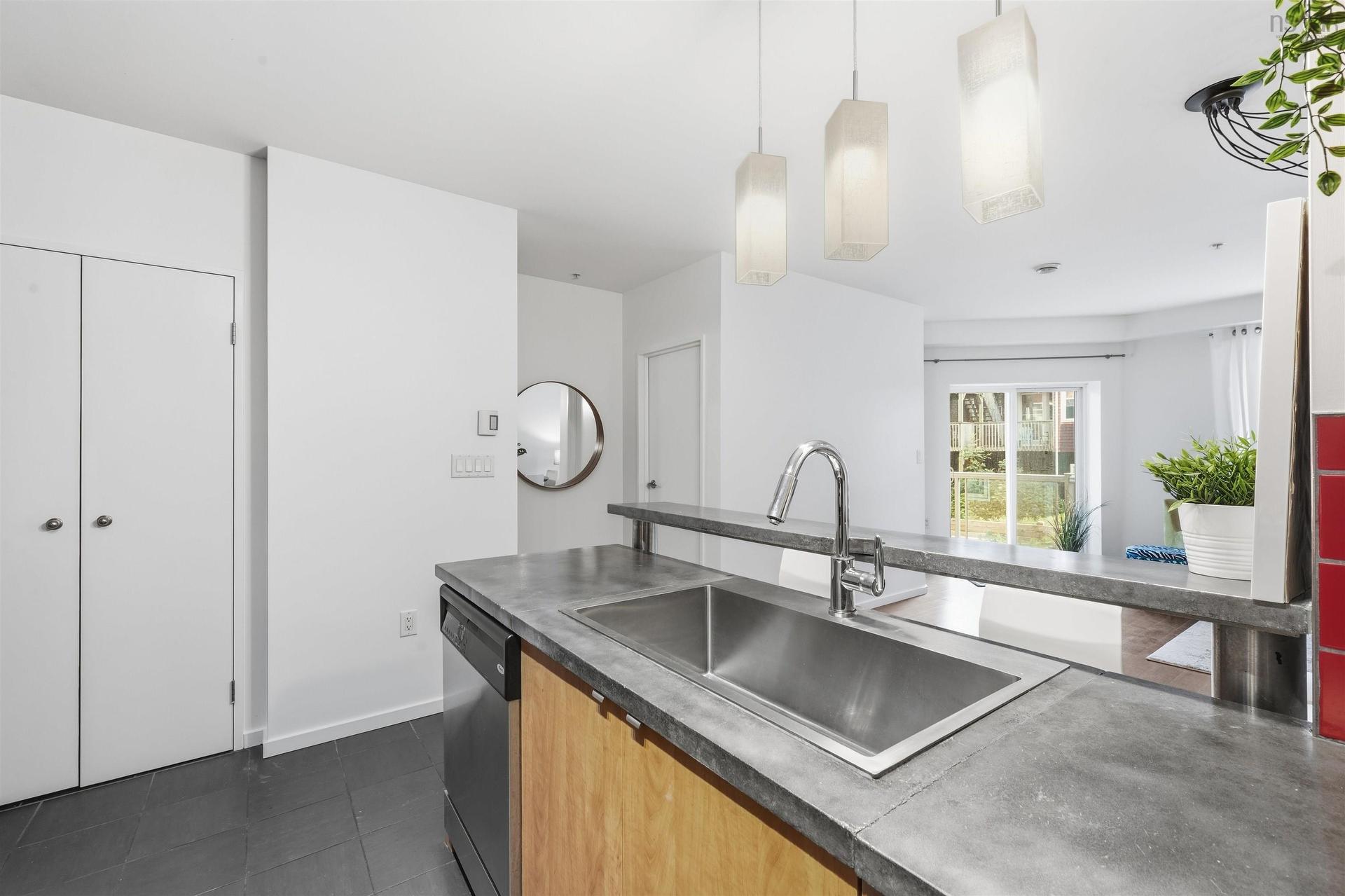 216 5221 Nora Bernard Street, Halifax Peninsula, NS