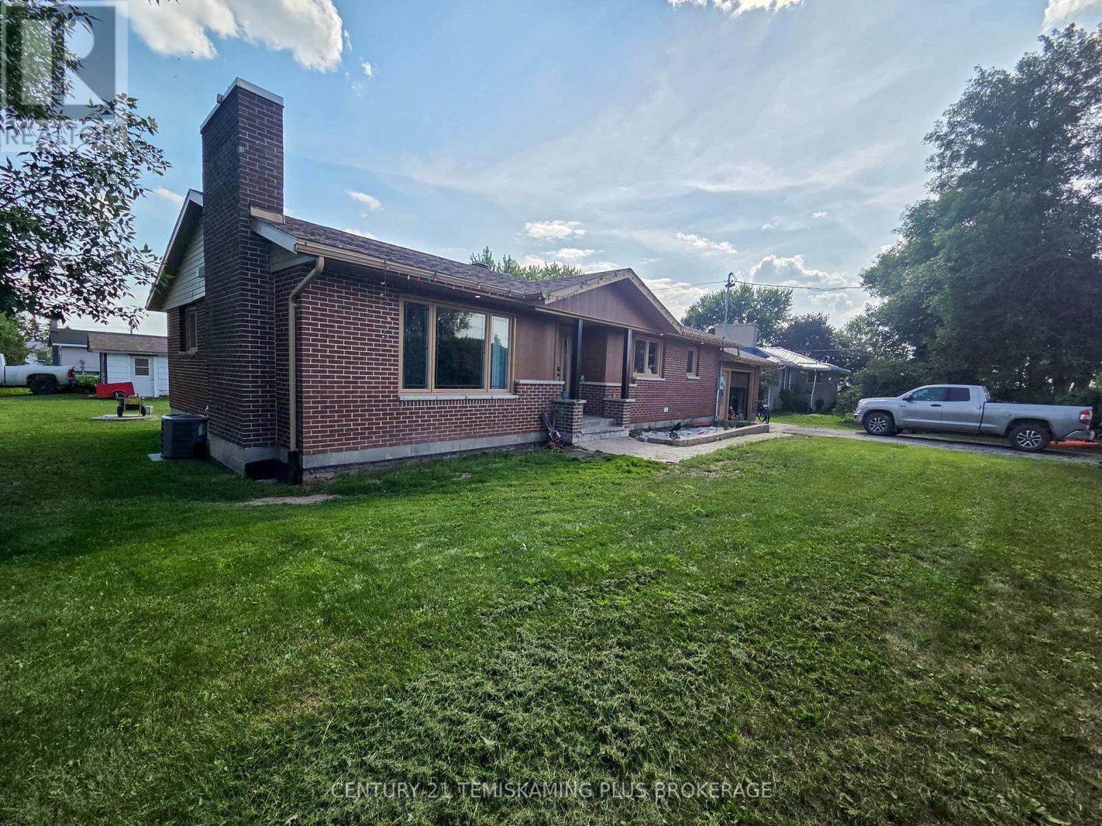 18 Main Street, Timiskaming (Tim - Outside - Rural), ON