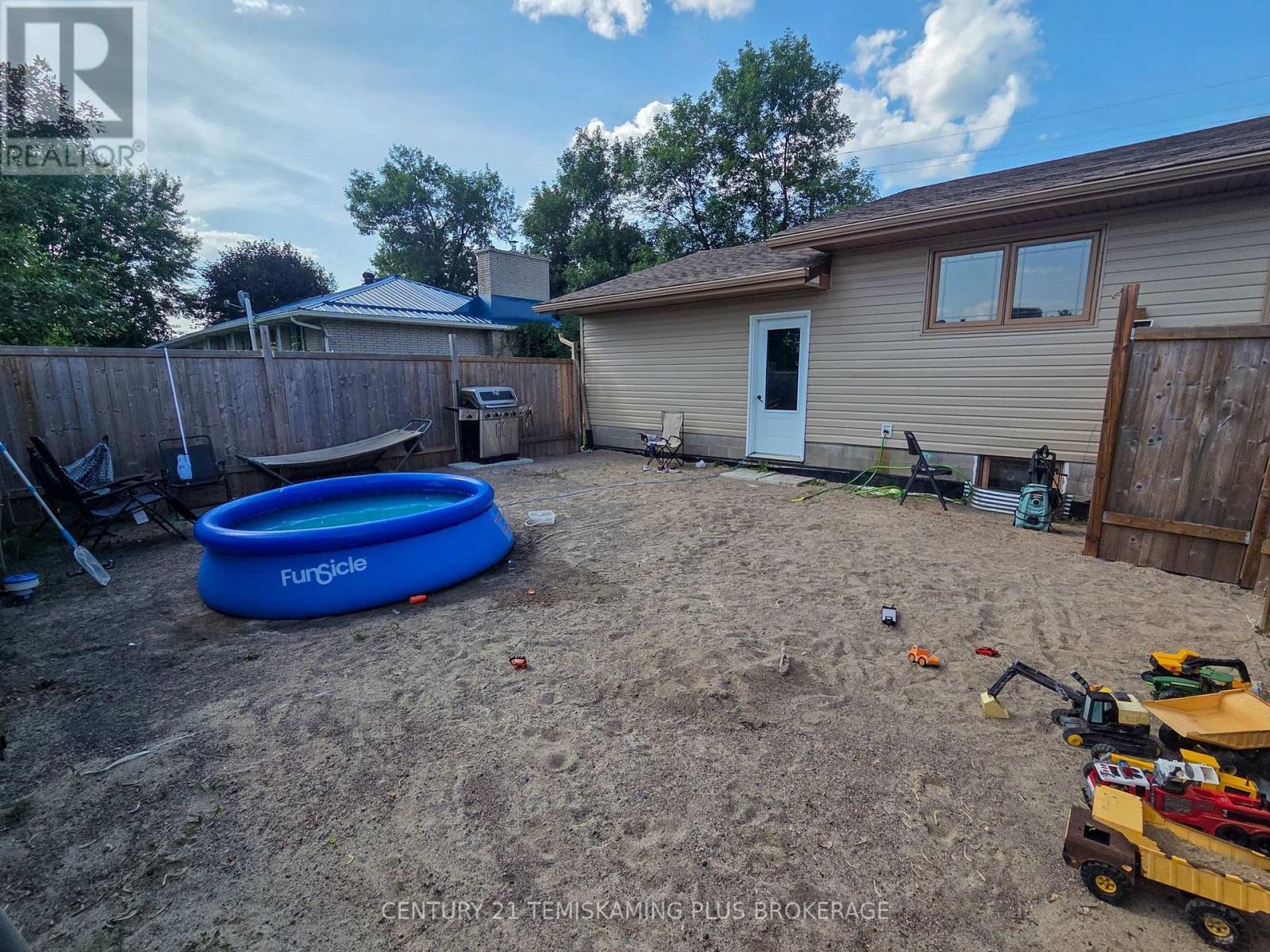 18 Main Street, Timiskaming (Tim - Outside - Rural), ON