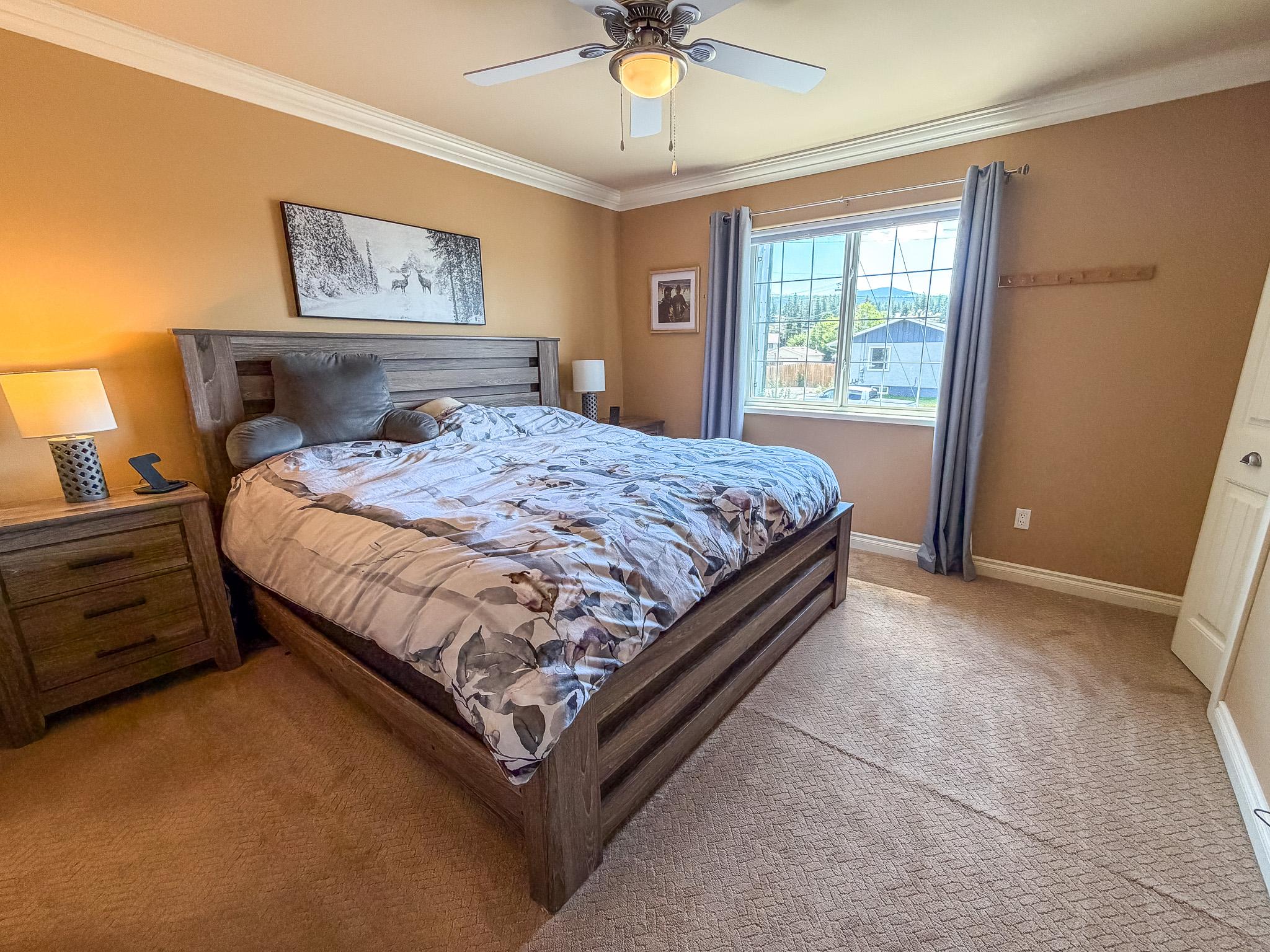 112 11Th Street, Cranbrook, BC - Indoor Photo Showing Bedroom