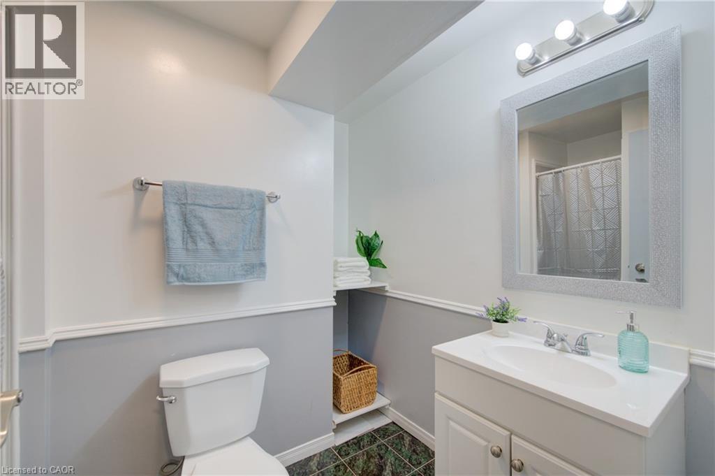 250 Dinison Crescent, Kitchener, ON - Indoor Photo Showing Bathroom