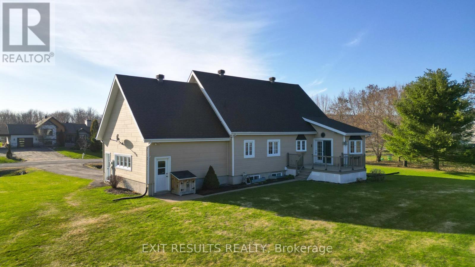 8 Ravary Street, Champlain, ON