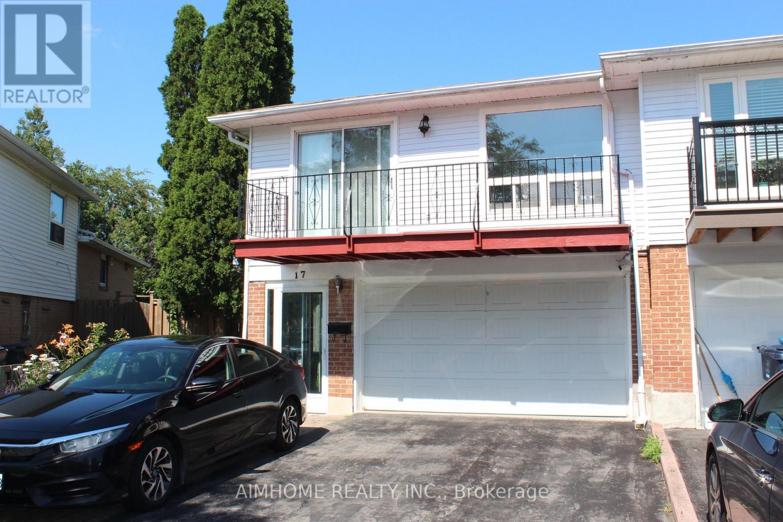 Upper - 17 Heatherside Drive, Toronto, ON