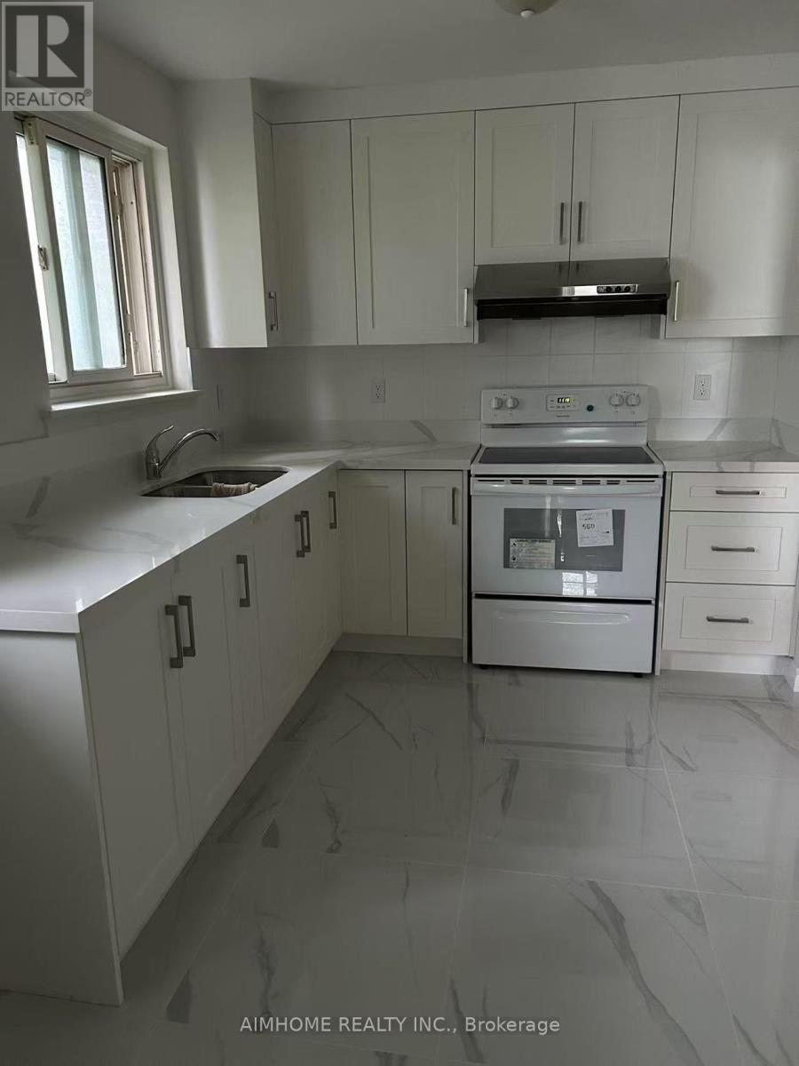 Upper - 17 Heatherside Drive, Toronto, ON