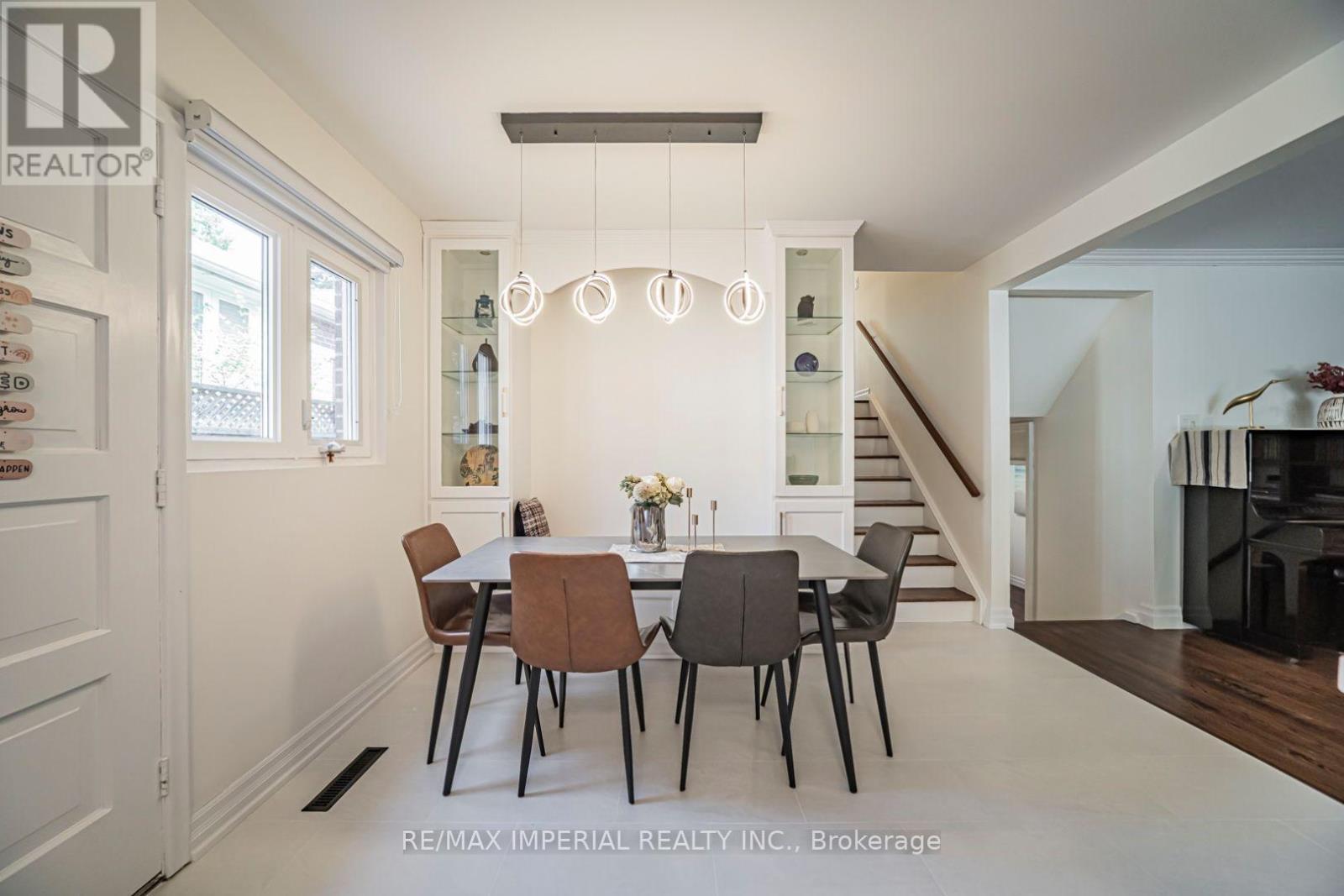 4 Quincy Crescent, Toronto, ON