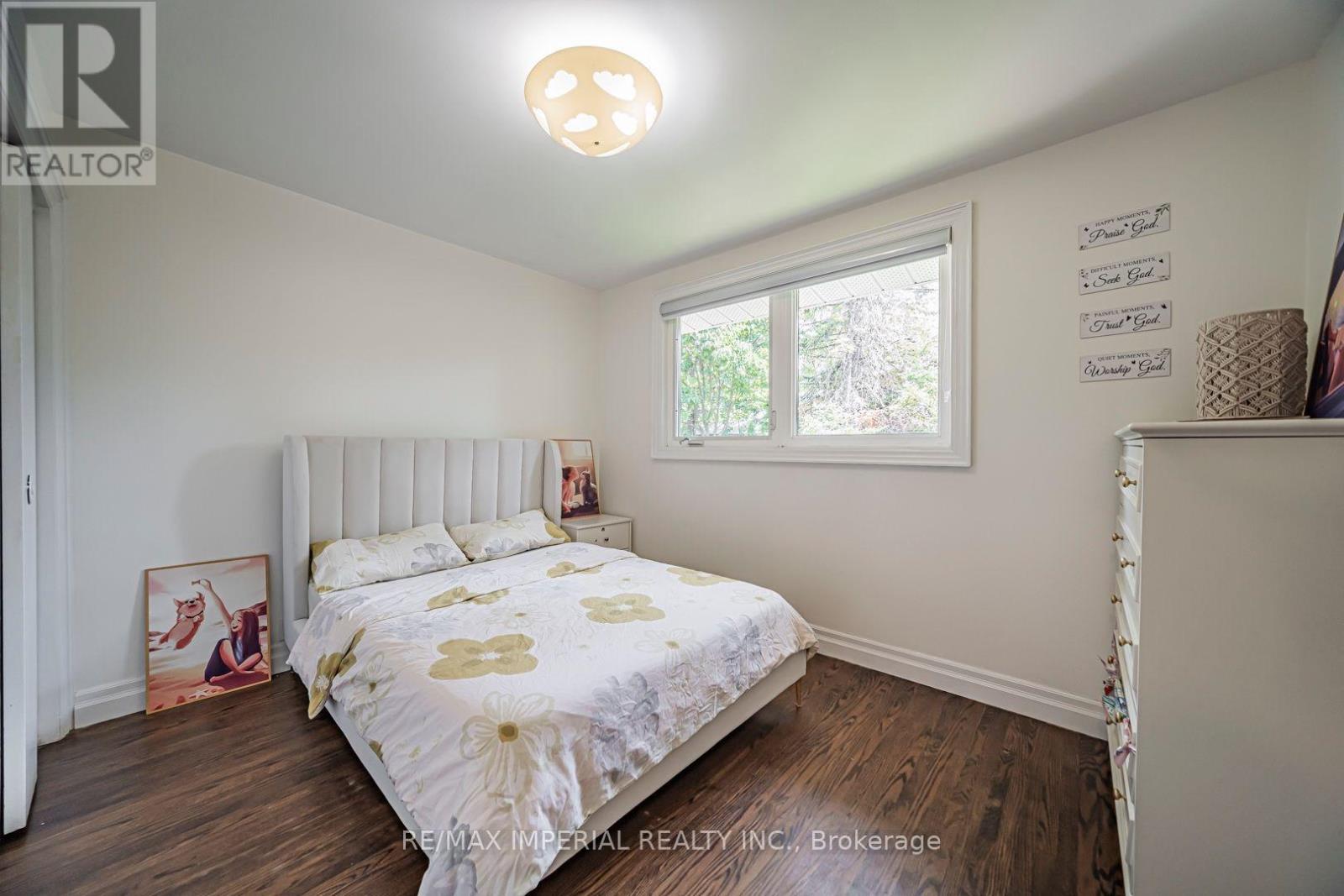 4 Quincy Crescent, Toronto, ON