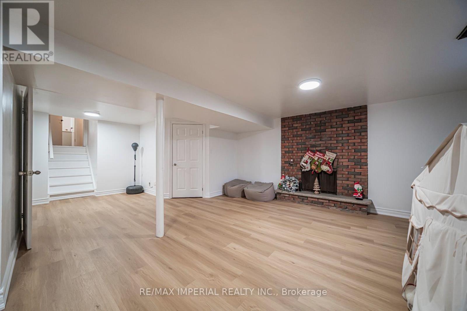 4 Quincy Crescent, Toronto, ON