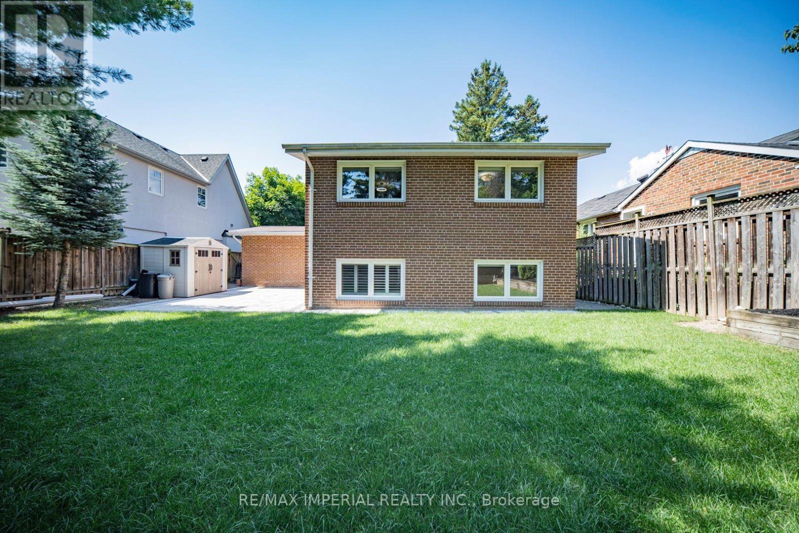 4 Quincy Crescent, Toronto, ON