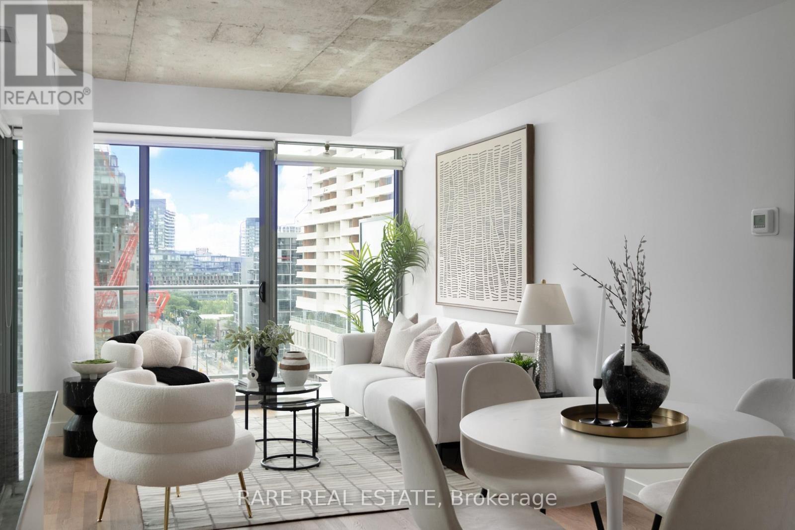 919 - 95 Bathurst Street, Toronto, ON - Indoor