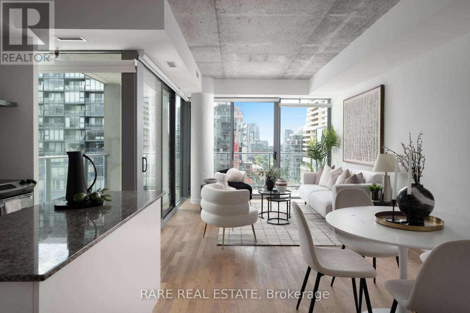 919 - 95 Bathurst Street, Toronto, ON - Indoor