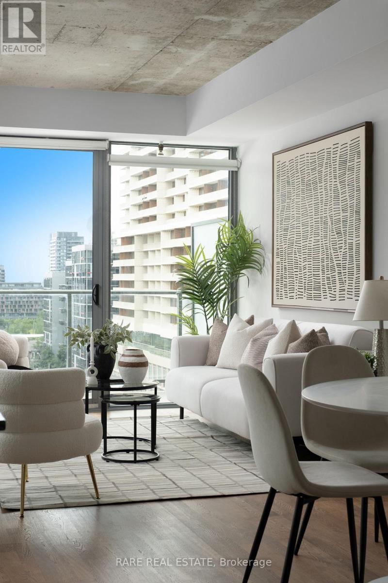 919 - 95 Bathurst Street, Toronto, ON - Indoor Photo Showing Living Room