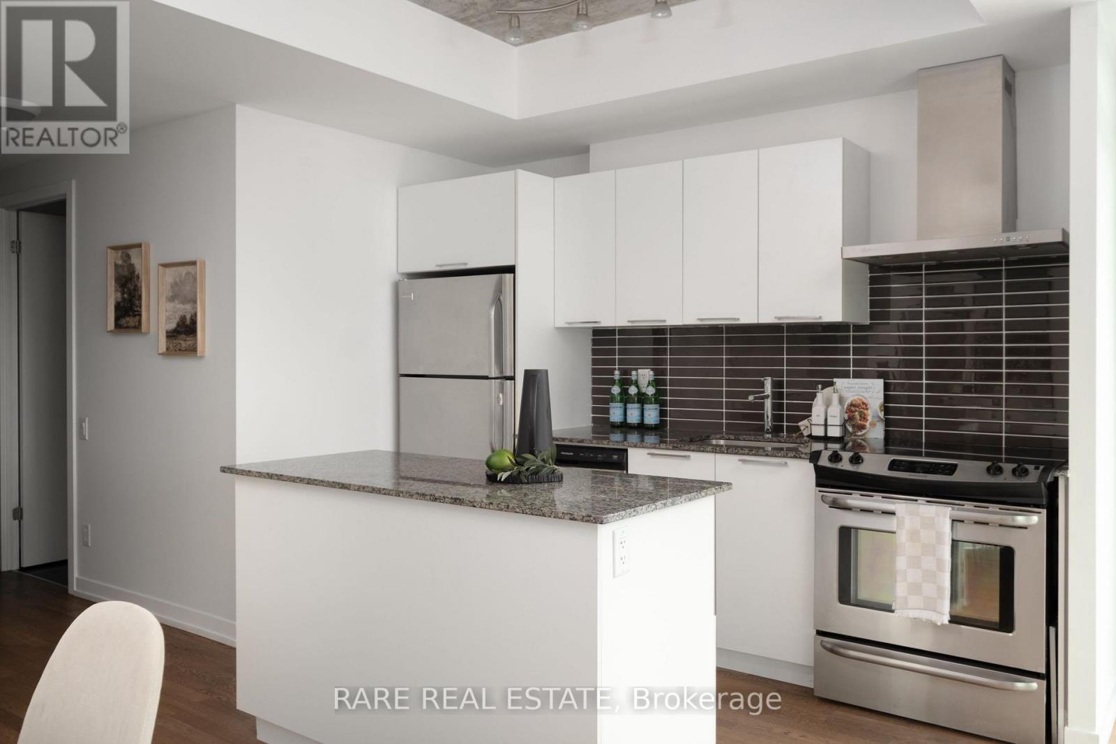 919 - 95 Bathurst Street, Toronto, ON - Indoor Photo Showing Kitchen