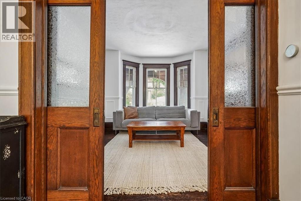 33 Saint Clair Avenue, Hamilton, ON