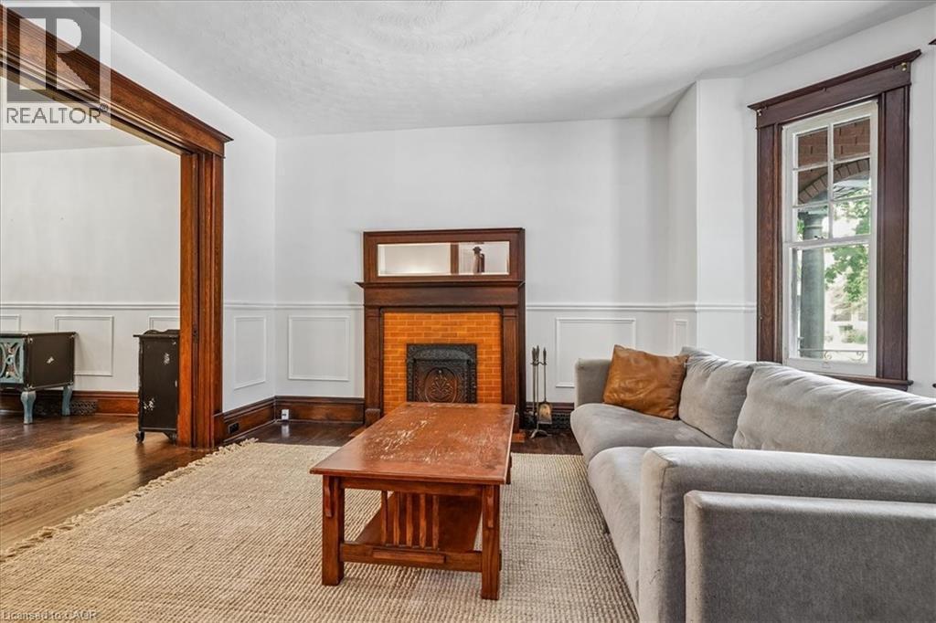 33 Saint Clair Avenue, Hamilton, ON