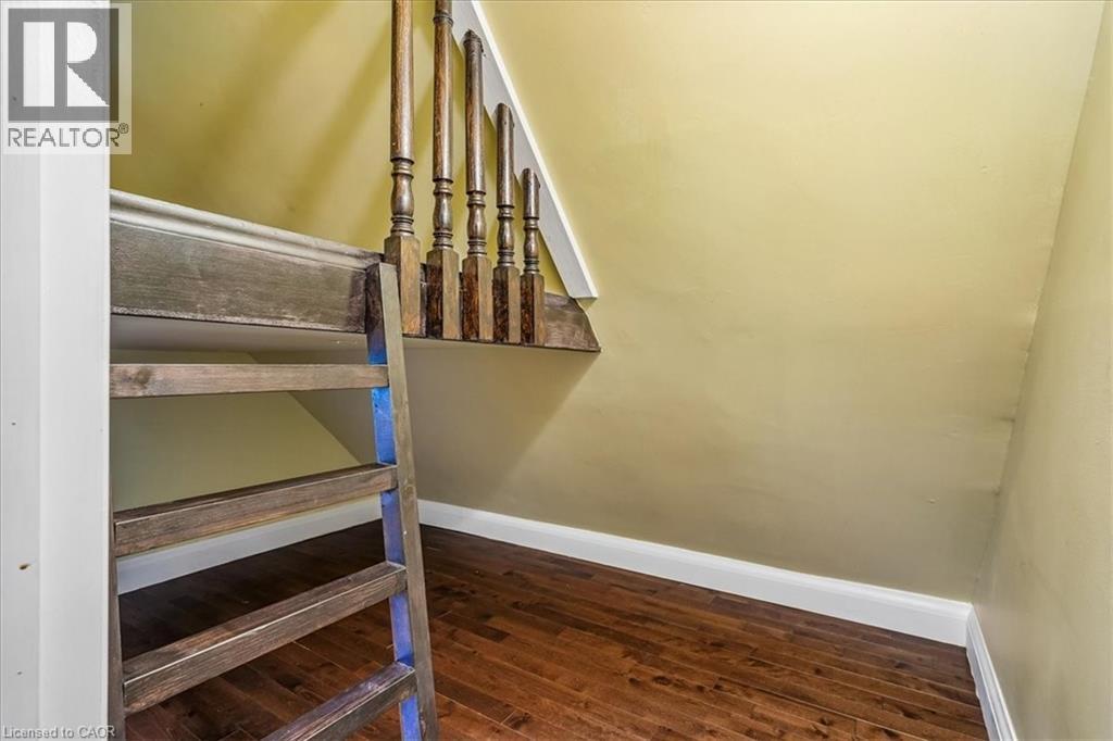 33 Saint Clair Avenue, Hamilton, ON