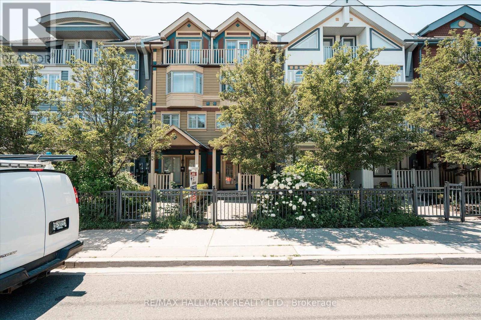 82 Woodbine Avenue, Toronto, ON