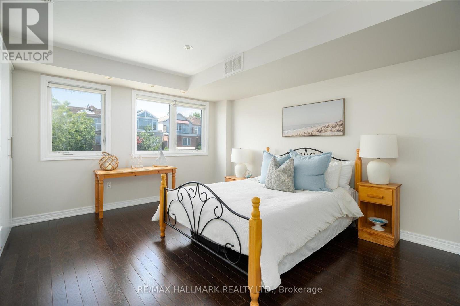 82 Woodbine Avenue, Toronto, ON