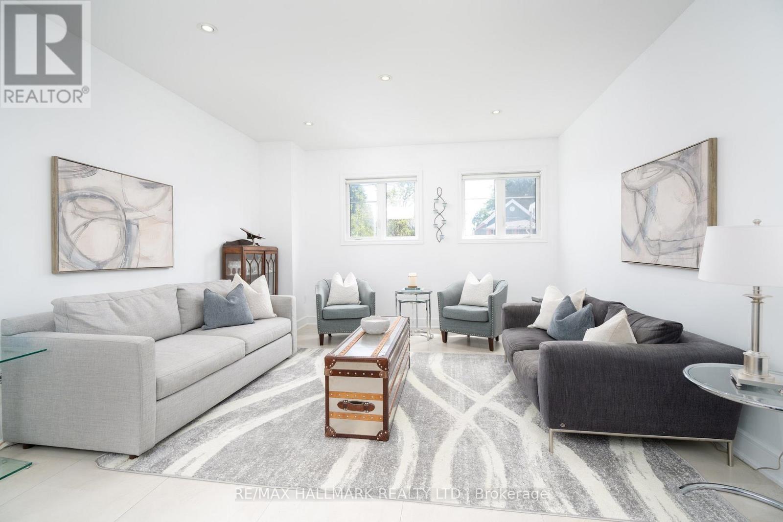 82 Woodbine Avenue, Toronto, ON