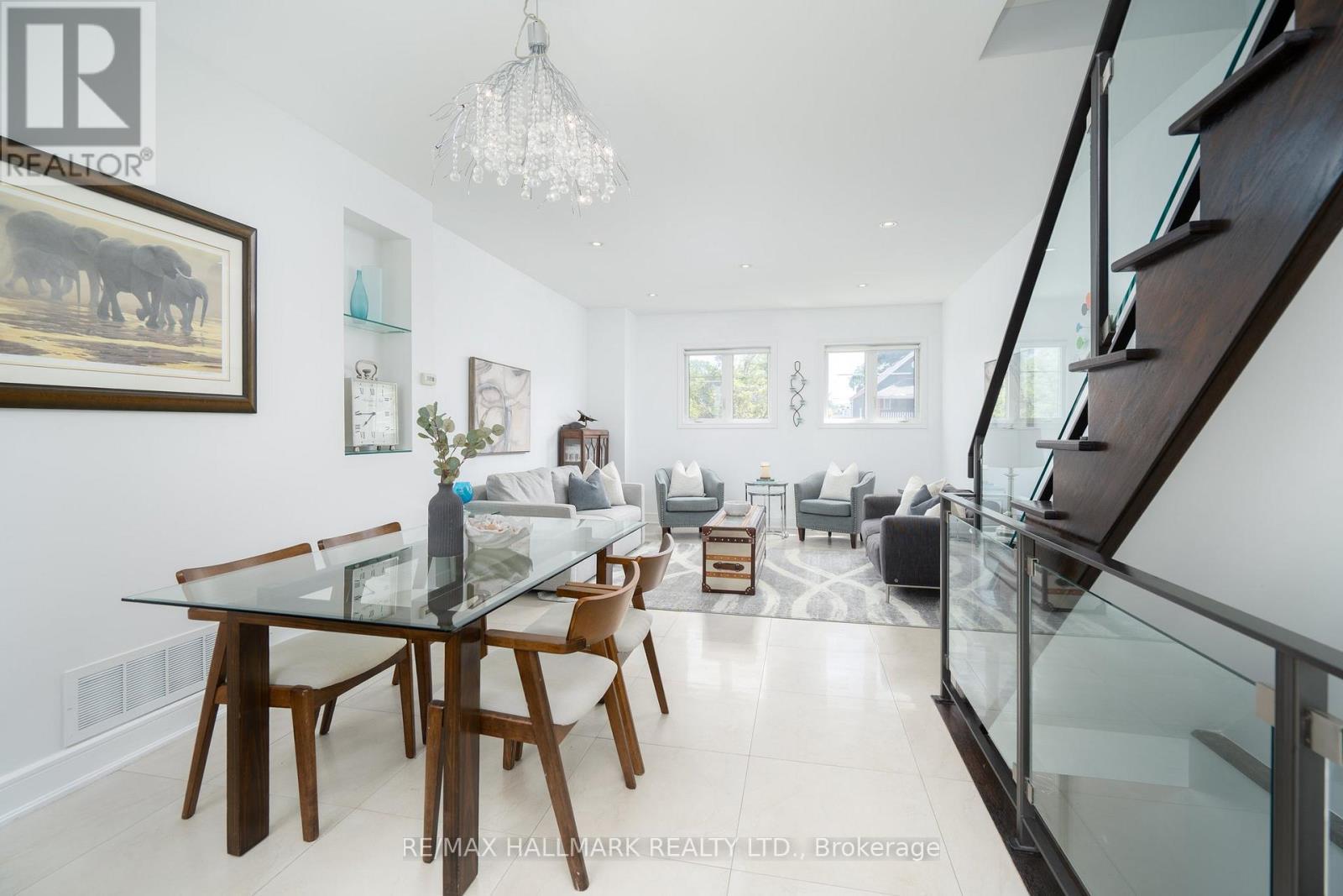 82 Woodbine Avenue, Toronto, ON