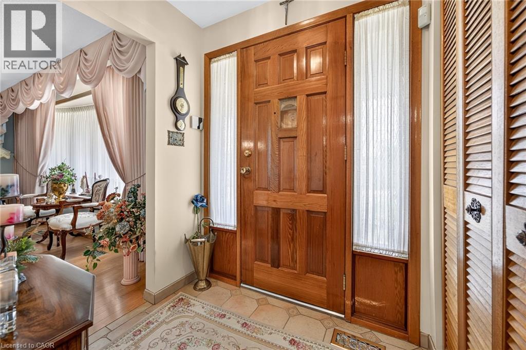 11 Fassett Avenue, Hamilton, ON - Indoor Photo Showing Other Room