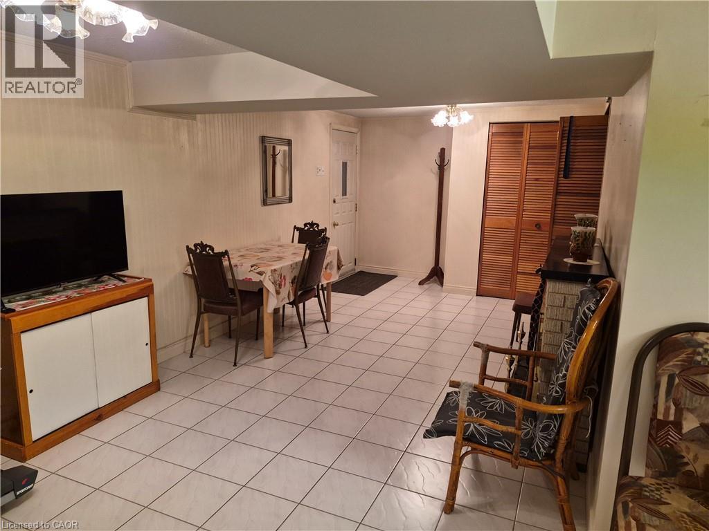 11 Fassett Avenue, Hamilton, ON - Indoor