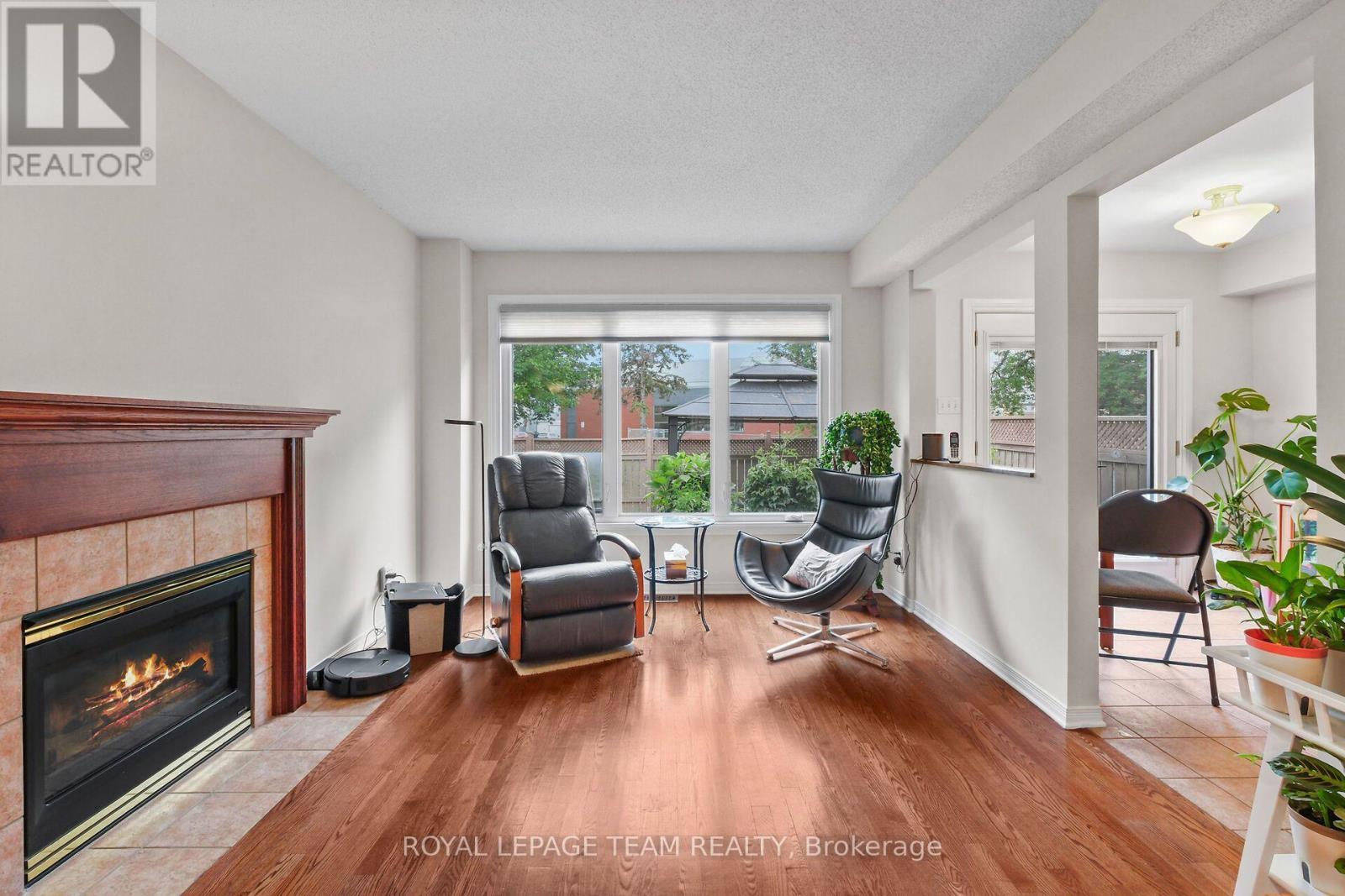 Large windows provide tons of natural light. - 70 College Circle, Ottawa, ON