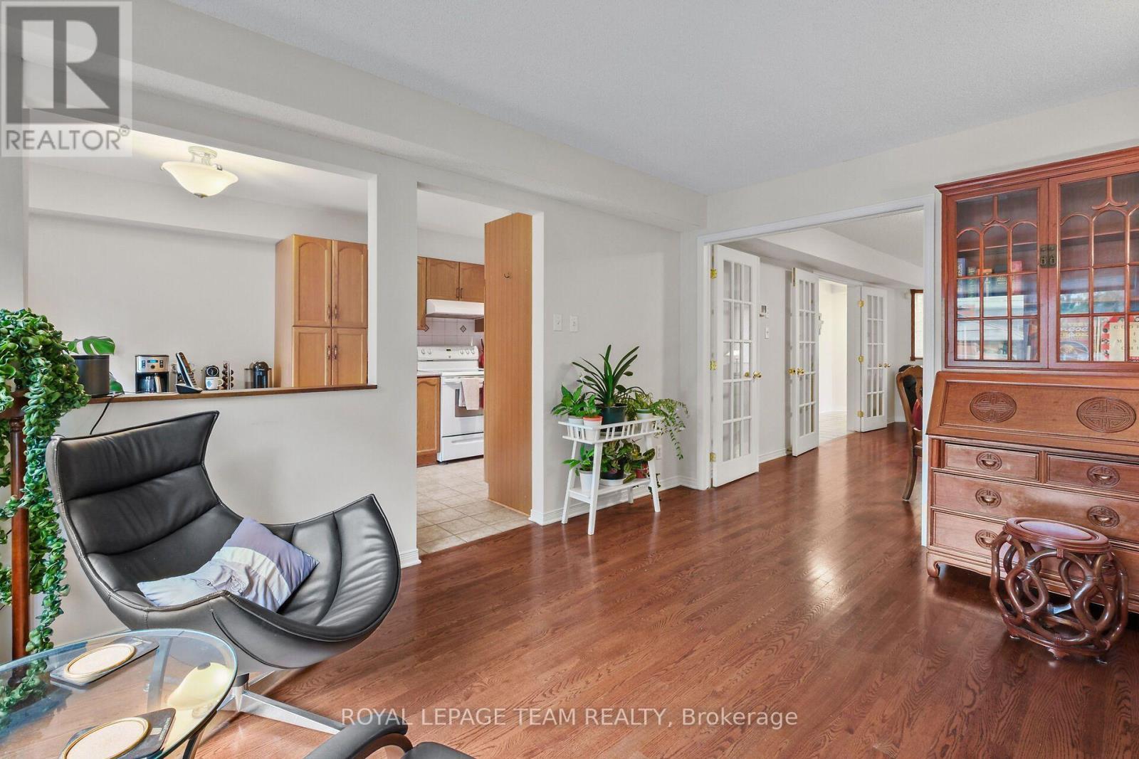Freshly painted in neutral tones on Main & 2nd. - 70 College Circle, Ottawa, ON