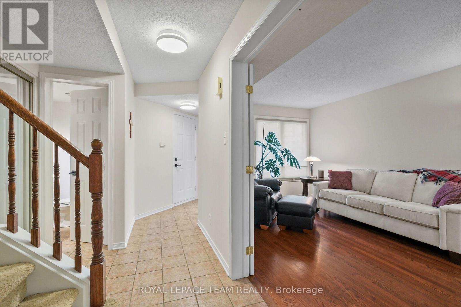 Foyer leads to Living Rm/Dining Rm. - 70 College Circle, Ottawa, ON