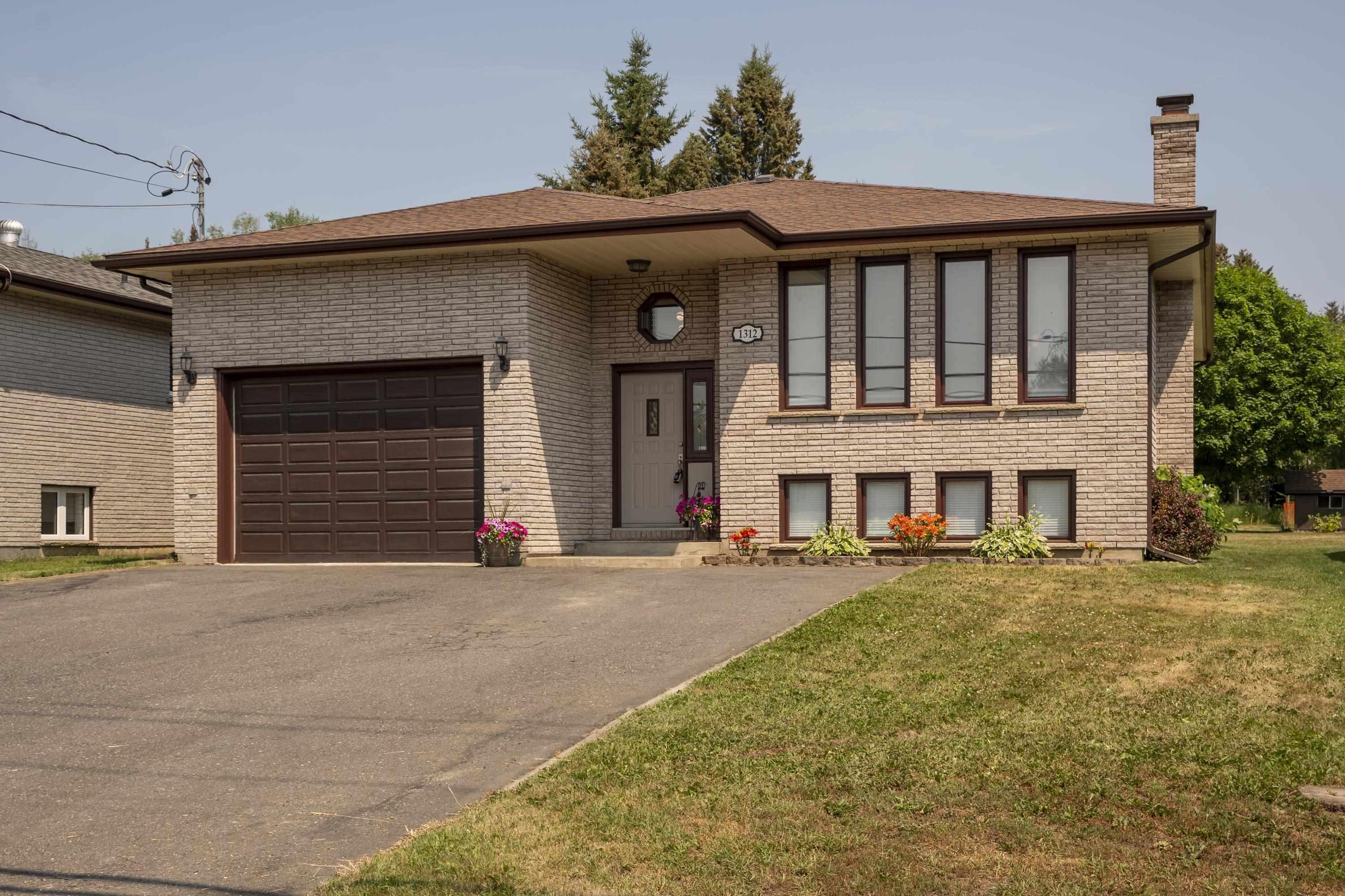 1312 John Street Rd, Thunder Bay, ON