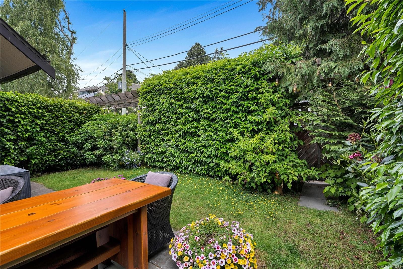 #9-977 Convent Pl, Victoria, BC