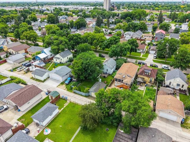 417 Melbourne Ave, Winnipeg, MB