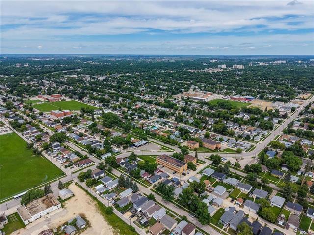 417 Melbourne Ave, Winnipeg, MB