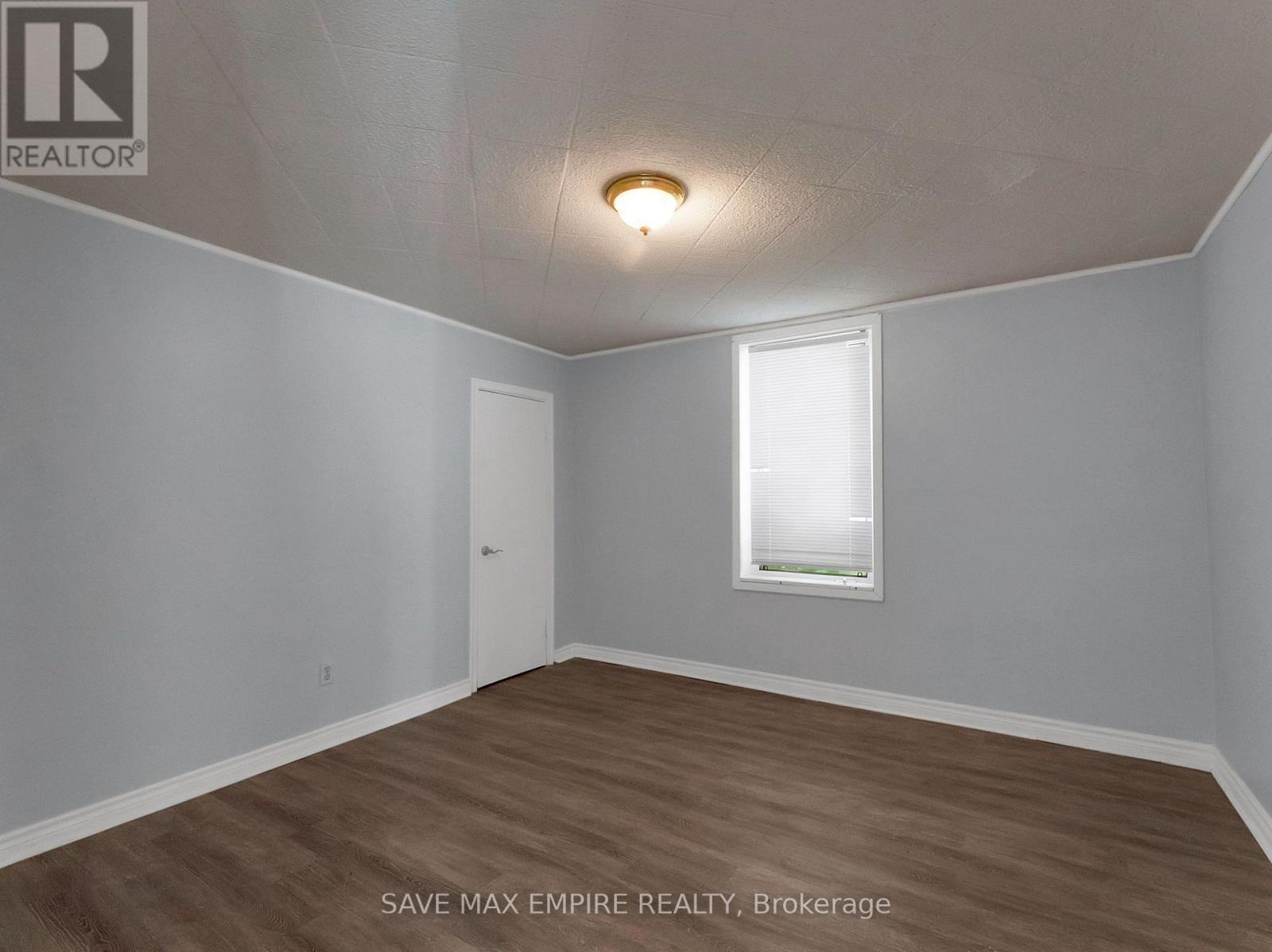 19 Minto Street, Toronto, ON - Indoor Photo Showing Other Room