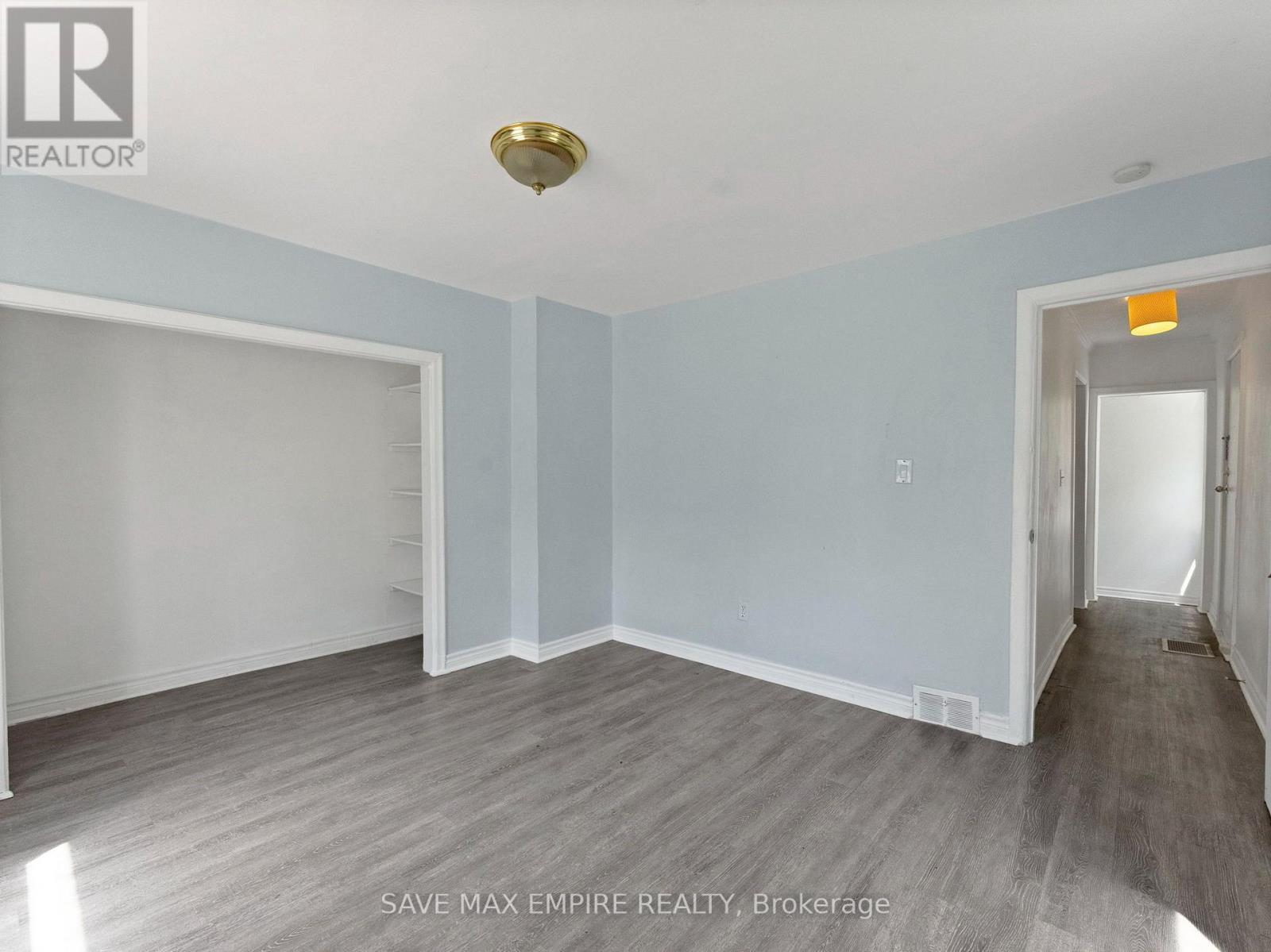 19 Minto Street, Toronto, ON - Indoor Photo Showing Other Room