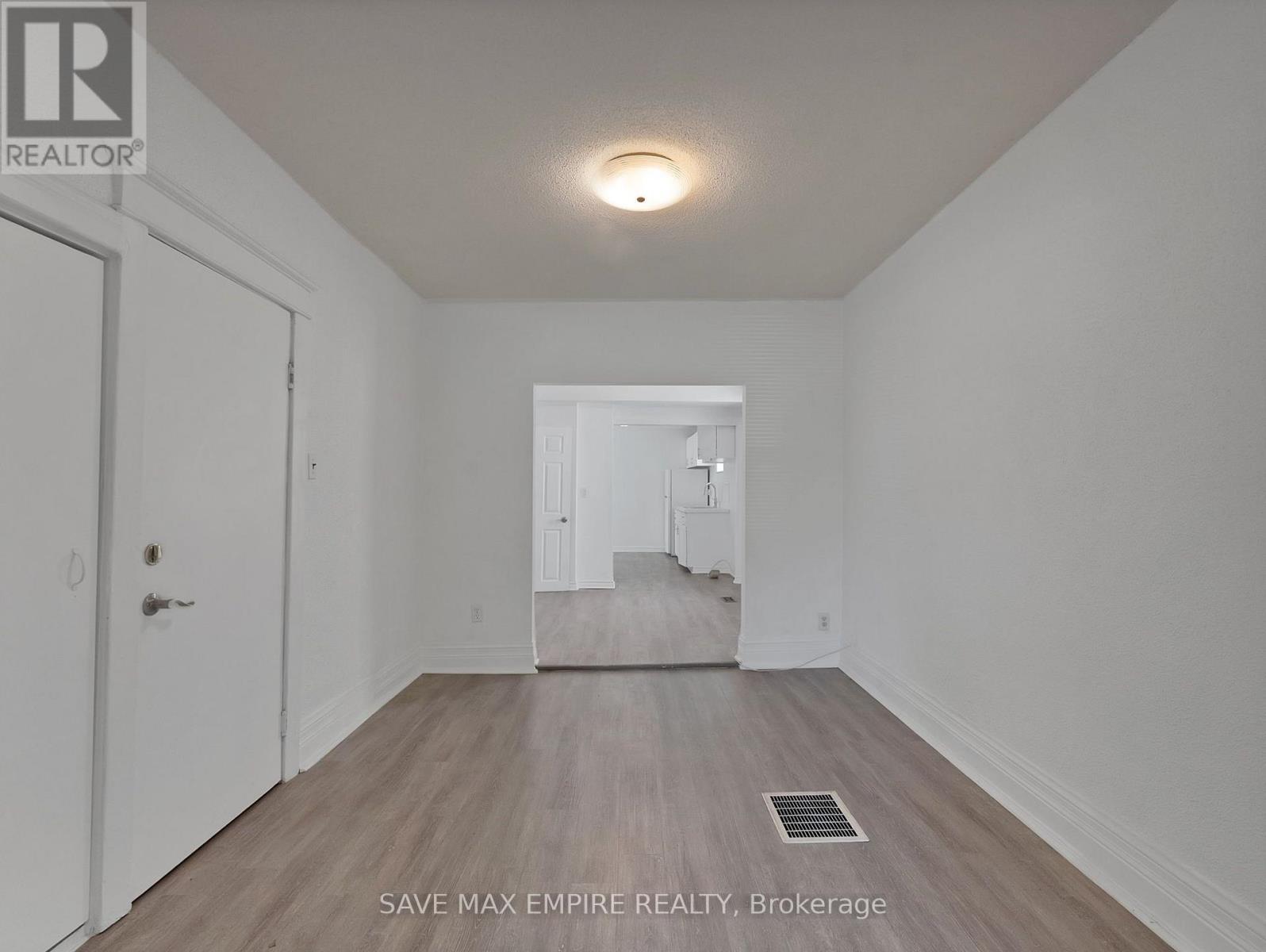 19 Minto Street, Toronto, ON - Indoor Photo Showing Other Room