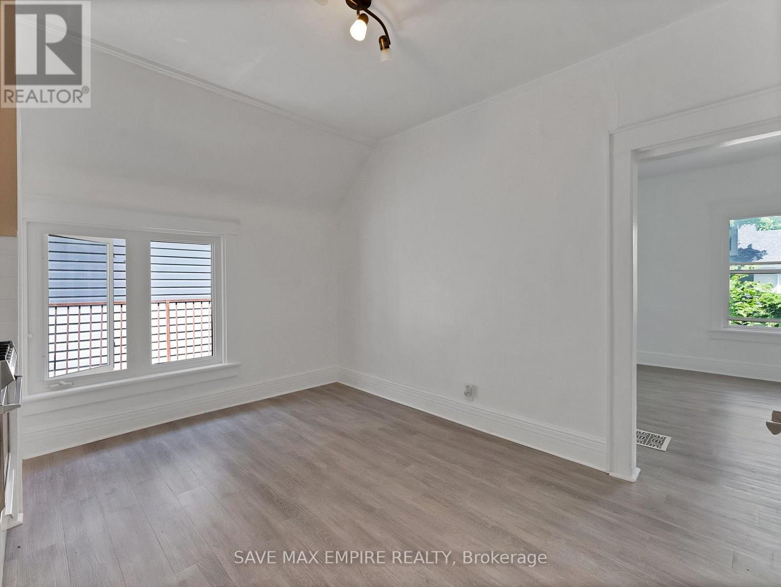 19 Minto Street, Toronto, ON - Indoor Photo Showing Other Room