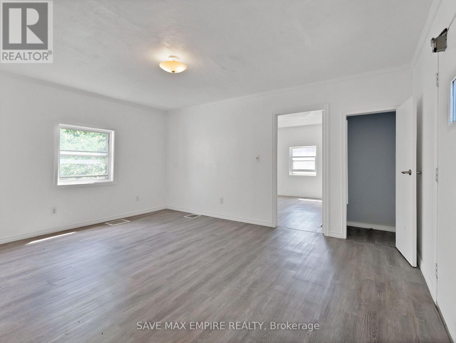 19 Minto Street, Toronto, ON - Indoor Photo Showing Other Room