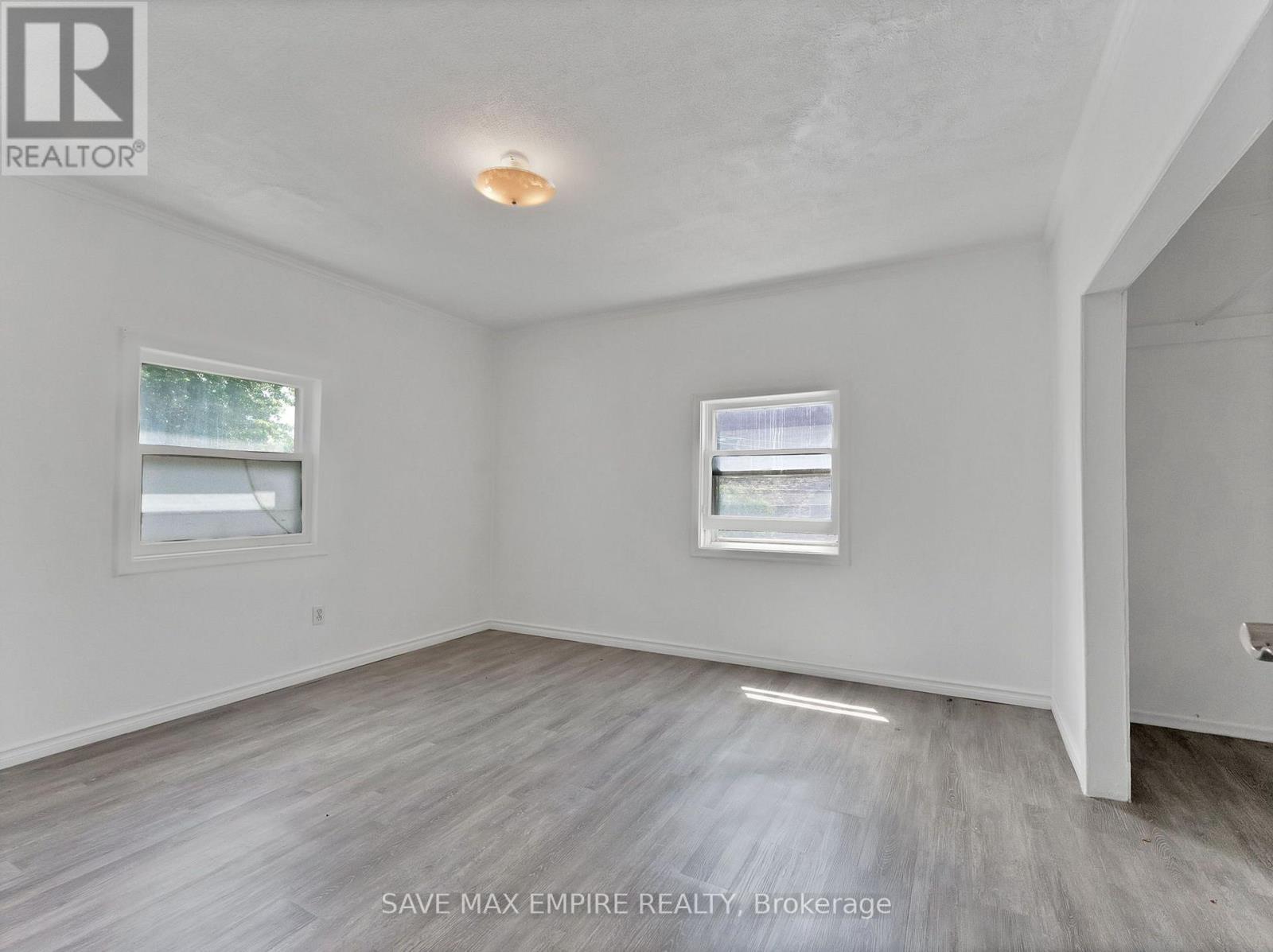 19 Minto Street, Toronto, ON - Indoor Photo Showing Other Room