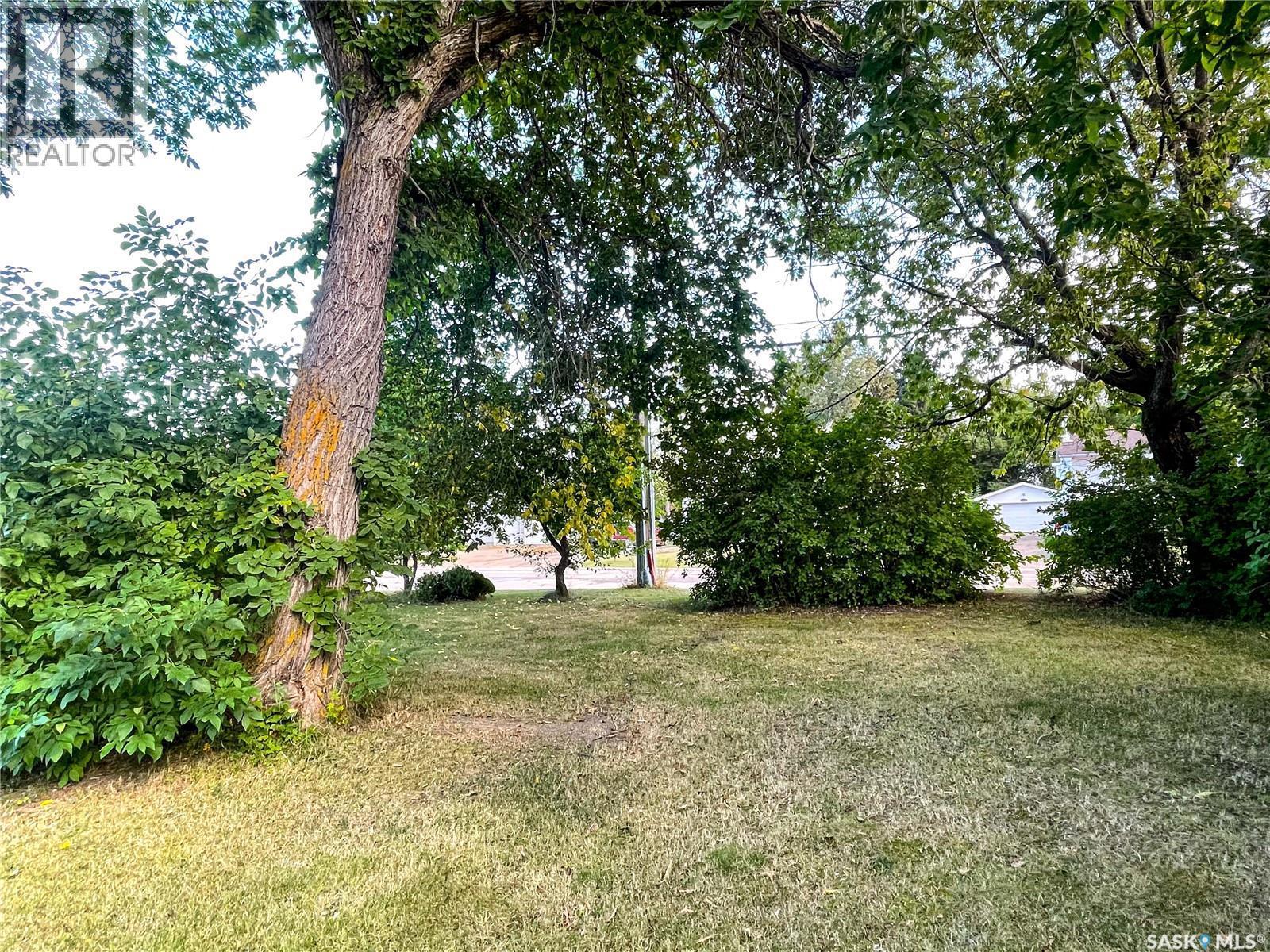 211 Centre Avenue, Meadow Lake, SK