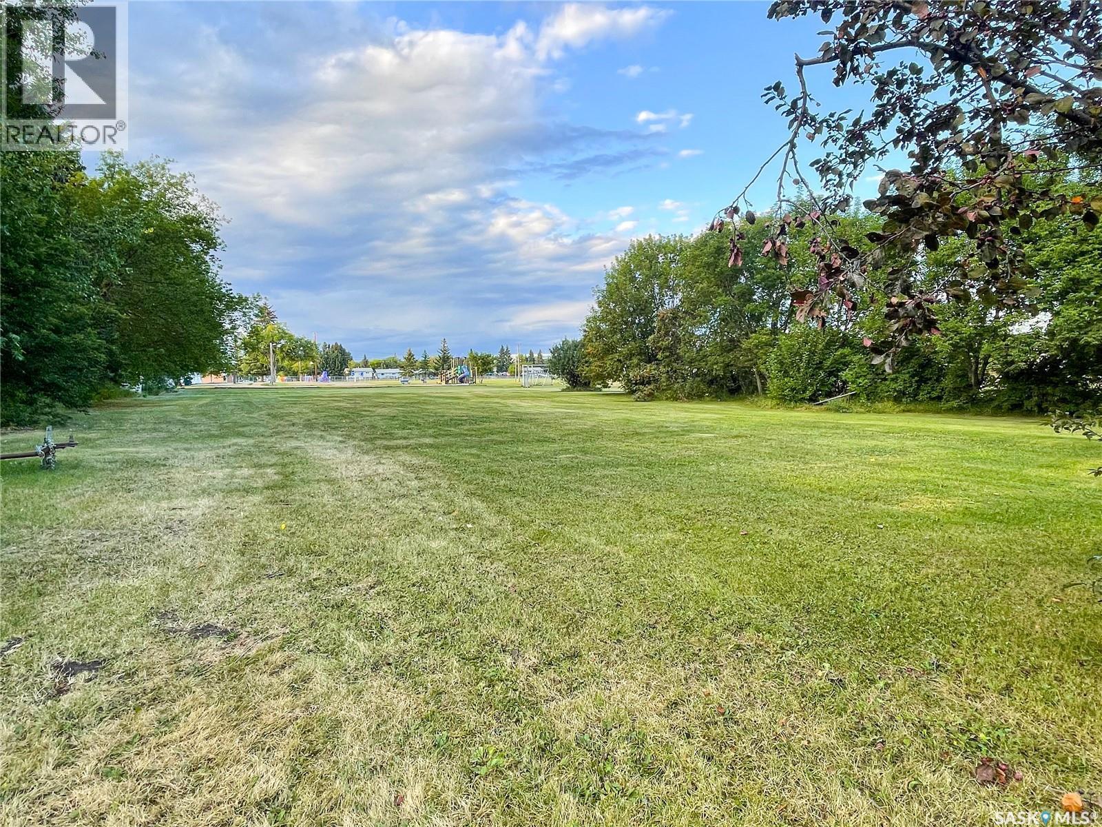 211 Centre Avenue, Meadow Lake, SK