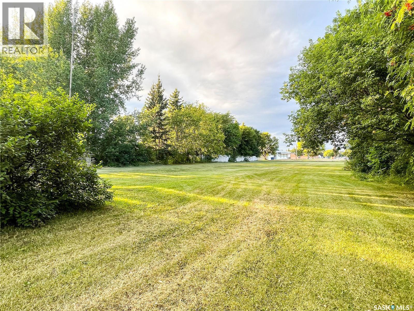 211 Centre Avenue, Meadow Lake, SK