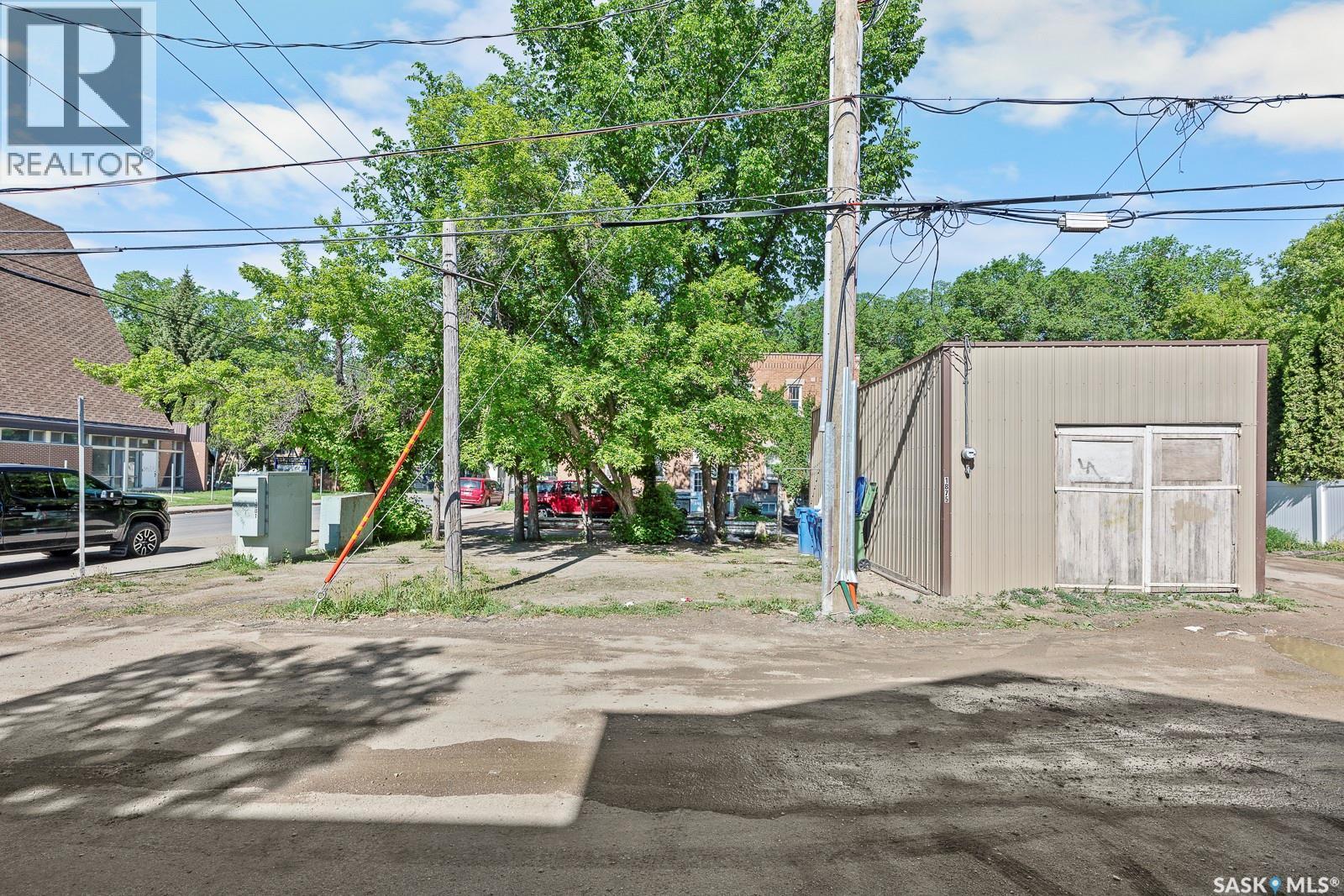1875 Ottawa Street, Regina, SK - Outdoor