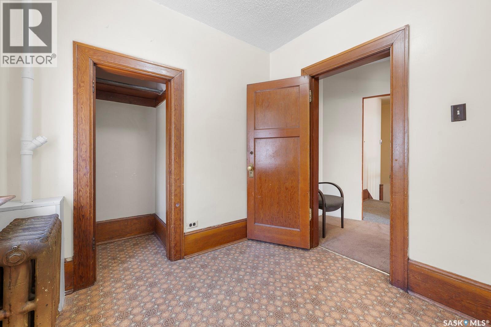 1875 Ottawa Street, Regina, SK - Indoor