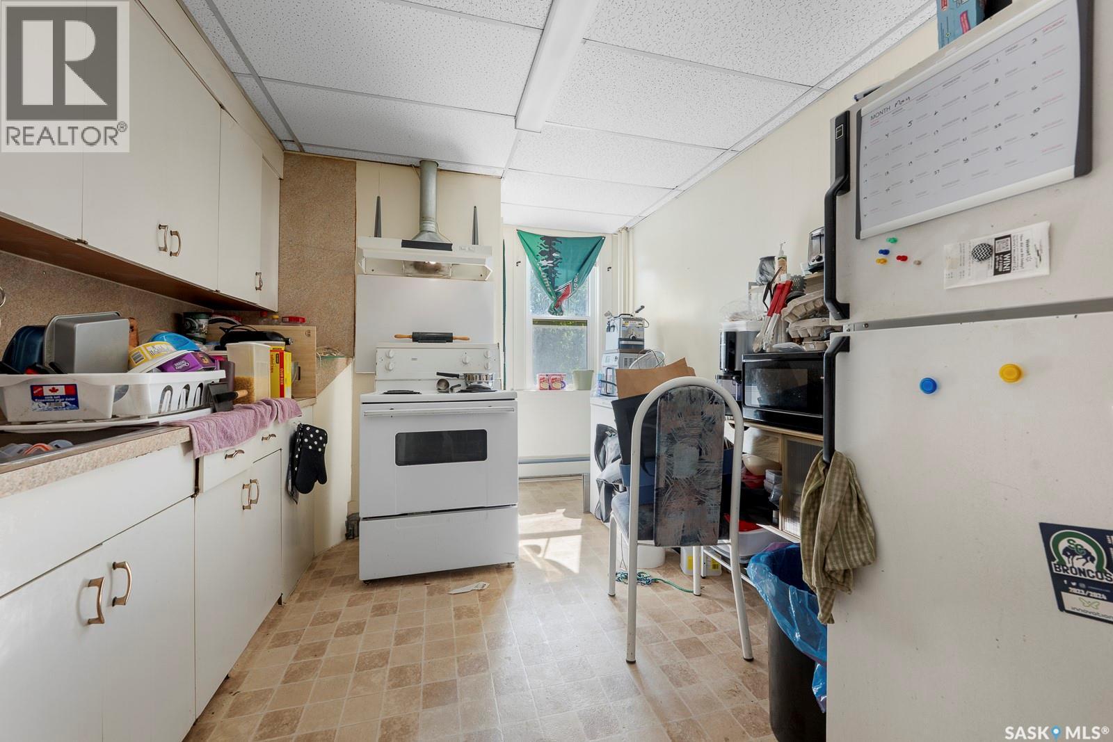 1875 Ottawa Street, Regina, SK - Indoor