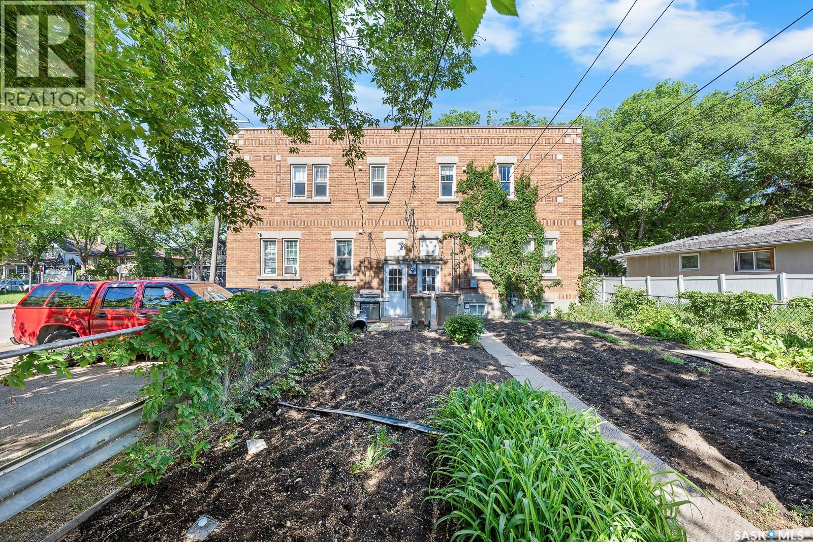 1875 Ottawa Street, Regina, SK - Outdoor